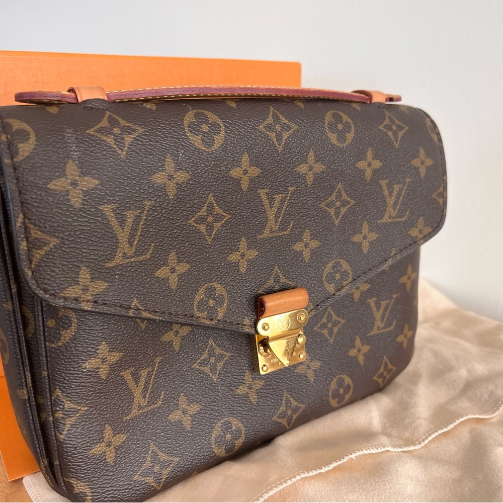 Louis Vuitton Brown Monogram Pochette Métis